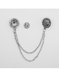 Broche de pin con cadena metálica 2