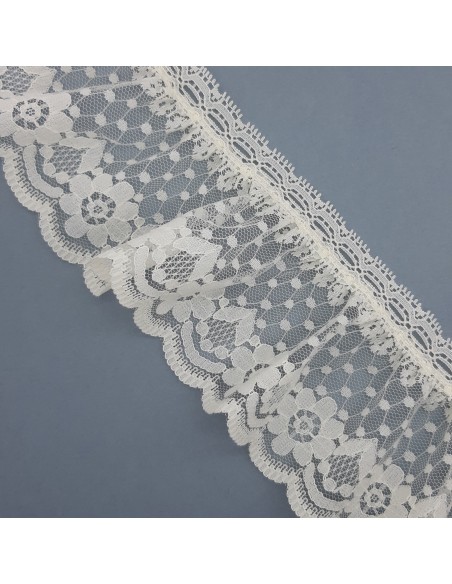 Encaje nylon rizado con pasacinta 8 cms de color beige