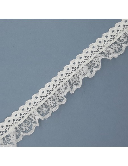 Puntilla de nylon rizado color beige de 2 cms