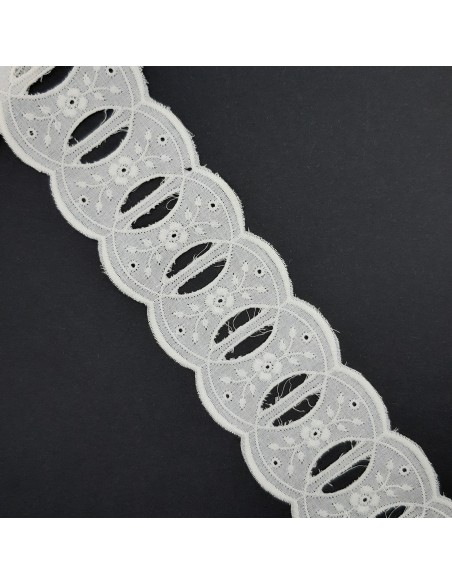 Pasacinta tira bordada beige de 5 cms y 100% algodón 