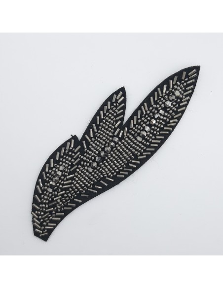 Aplicación rocalla canutillo de color gris pavonado y 14,5 x 4,5 cms