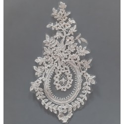 Aplicación bordada con tul blanco roto de 28 x 16 cms especial novias
