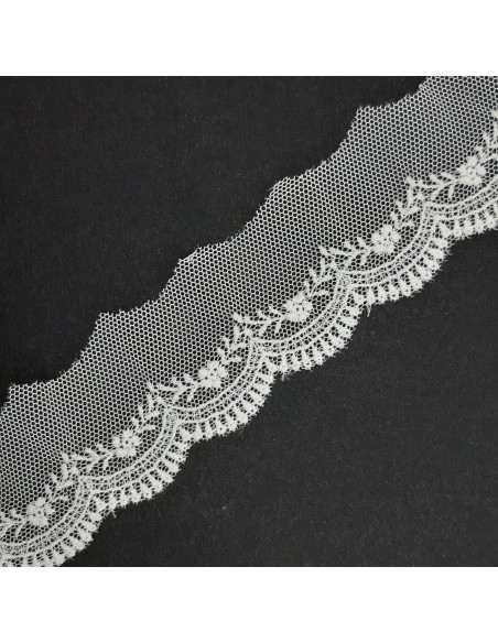 Encaje tul bordado color marfil de 3,5 cms