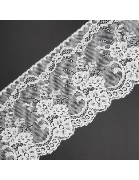Encaje nylon floral blanco roto de 11 cms