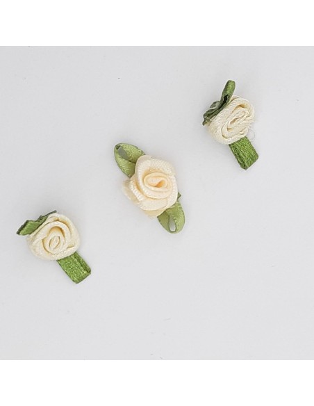 Flor de raso beige con lazo verde decorativo