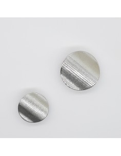 Botón metálico plata ondas con pie rallado