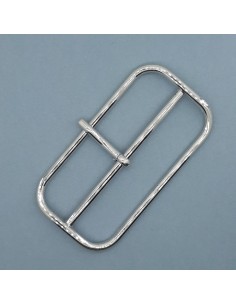 Hebilla de 8 cms metálica plata.