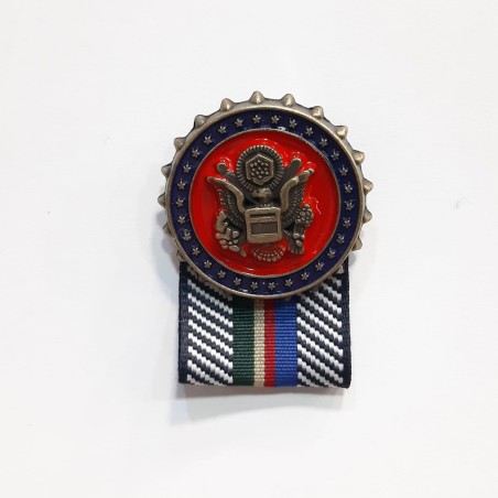 Broche insignia militar oro viejo. 