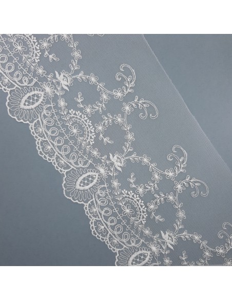 Encaje tul bordado blanco roto de 14 cms.