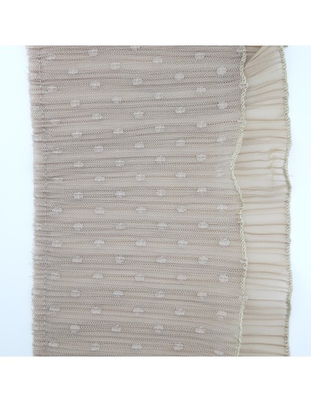 Volante plisado camel con tul y  topos decorativos de 13 cms. Ideal para remates y dar volumen en prendas y complemento