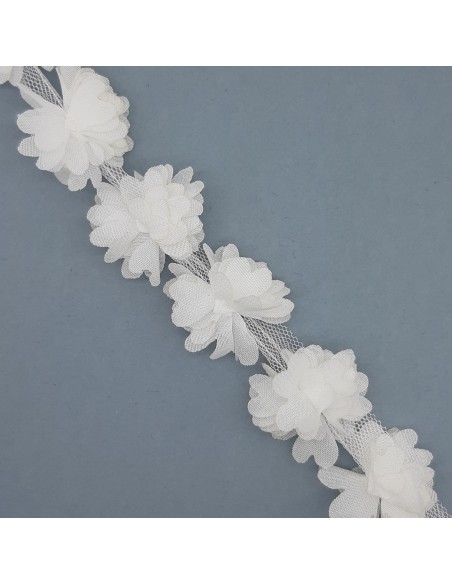 Tira de flores organza 3 cms blanco roto