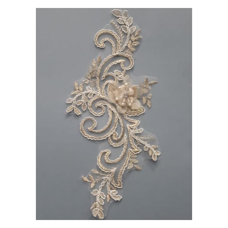 Aplicación bordada dorada ceremonias.