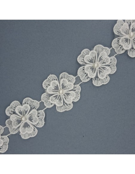 Galón flores de gasa blanco roto