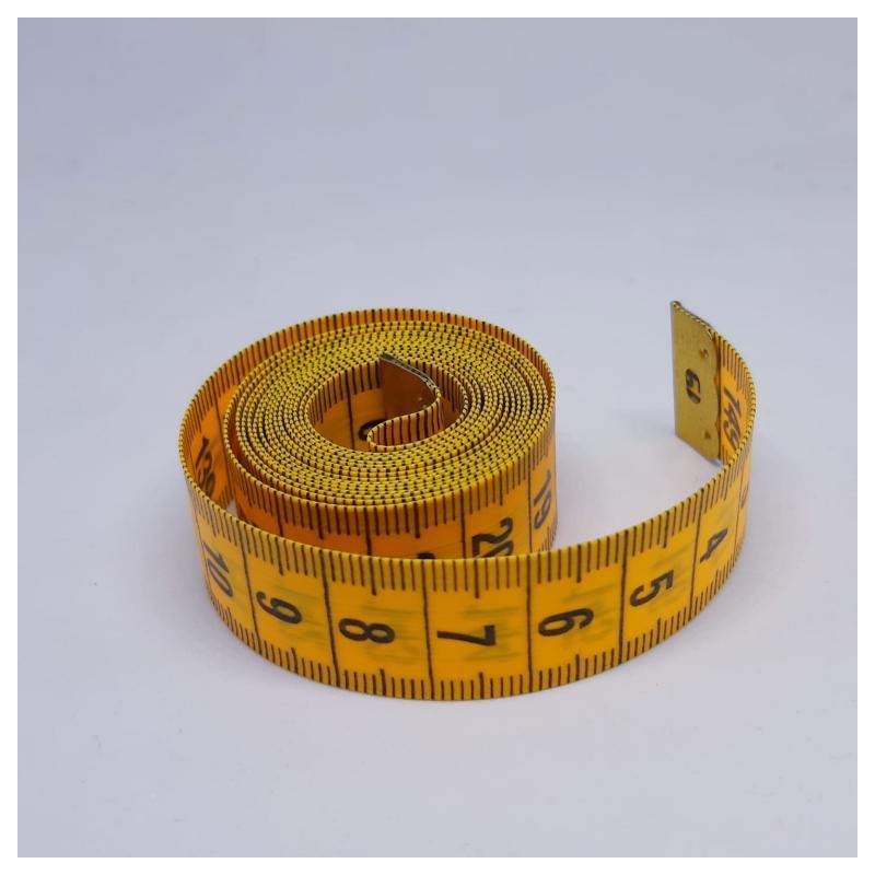Cinta métrica amarilla numeración ambas caras. 