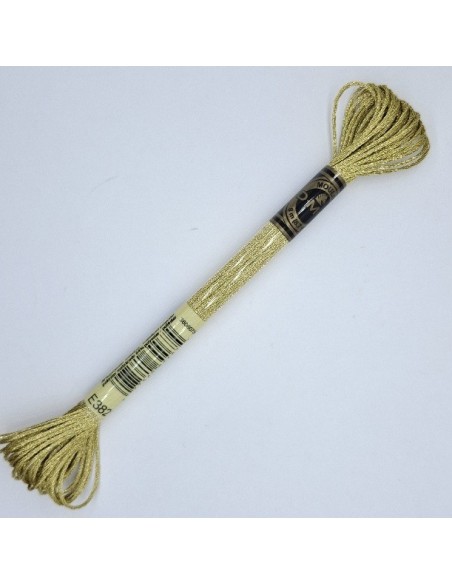 Hilo metalizado DMC dorado claro color E3821