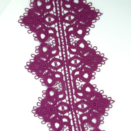 Encaje entredos de guipur buganvilla. 