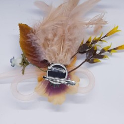 Broche aplique multicolor de flores secas. 2