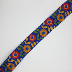 Galón cinta con flores bordadas multicolor. 2