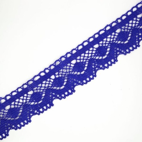 Encaje bolillo morado